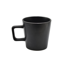 Taza negra mate de cerámica